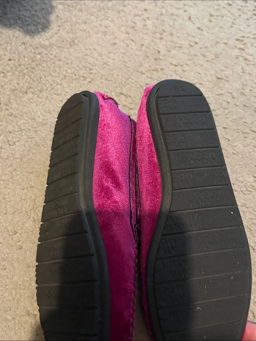 Girls size 36 or 4 Pink Velvet fuchsia  Atlanta Moccasins